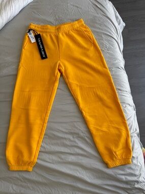 Aritzia Women’s NWT M Yellow Fleece Joggers Sweatpants Cotton